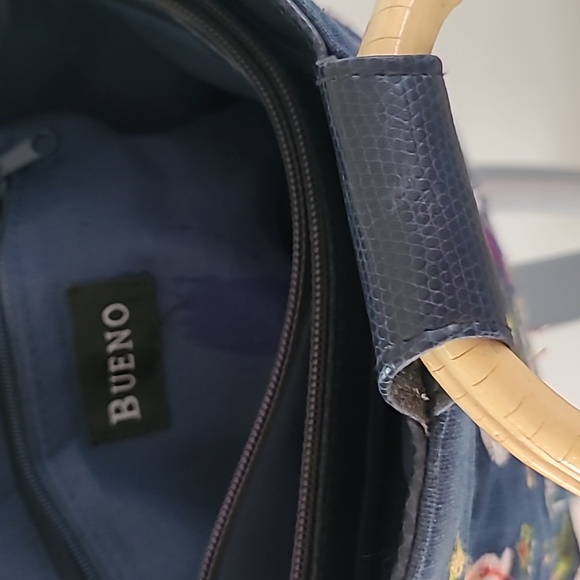 Purse by Buenos - Picture 4 of 8